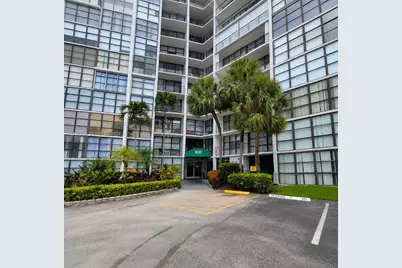 800 Parkview Dr #512, Hallandale Beach, FL 33009 - Photo 7