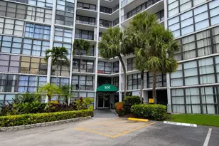 800 Parkview Dr, Hallandale Beach, FL 33009 - Photo 7