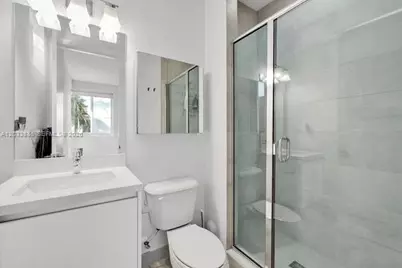 10250 NW 75th Ter, Doral, FL 33178 - Photo 23