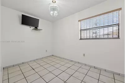 983 W 42nd Pl, Hialeah, FL 33012 - Photo 11