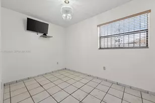 983 W 42nd Pl, Hialeah, FL 33012 - Photo 11