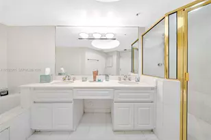 6301 Collins Ave, Miami Beach, FL 33141 - Photo 25