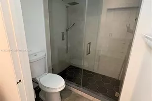 690 SW 1st Ct, Miami, FL 33130 - Photo 5