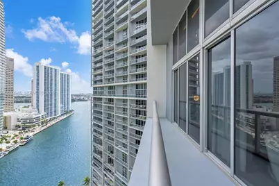475 Brickell Ave #2215, Miami, FL 33131 - Photo 23