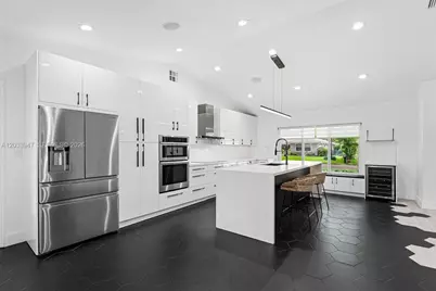 10731 NW 18th Ct, Coral Springs, FL 33071 - Photo 7