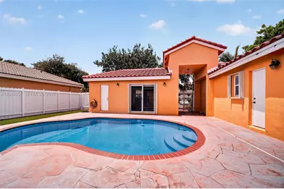 685 SW 198th Ter, Pembroke Pines, FL 33029 - Photo 5