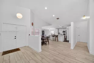 685 SW 198th Terrace, Pembroke Pines, FL 33029 - Photo 7