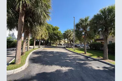12050 SW 268th St #7, Homestead, FL 33032 - Photo 3