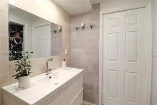 7797 Golf Cir Dr, Margate, FL 33063 - Photo 7