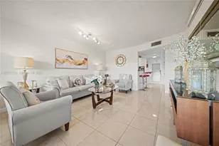 8951 Sunrise Lakes Blvd, Sunrise, FL 33322 - Photo 7