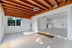 1044 NE 4th Ave, Homestead, FL 33030 - Photo 7