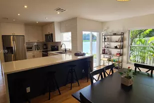 320 SW 99th Ave, Pembroke Pines, FL 33025 - Photo 1