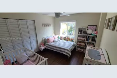 320 SW 99th Ave, Pembroke Pines, FL 33025 - Photo 11