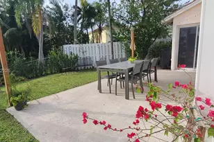 320 SW 99th Ave, Pembroke Pines, FL 33025 - Photo 31