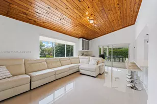 9780 SW 19th St, Miami, FL 33165 - Photo 9