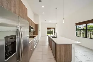 7635 NW 103rd Pl, Doral, FL 33178 - Photo 13