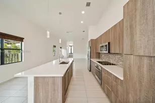 7635 NW 103rd Pl, Doral, FL 33178 - Photo 17