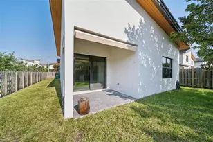 7635 NW 103rd Pl, Doral, FL 33178 - Photo 7