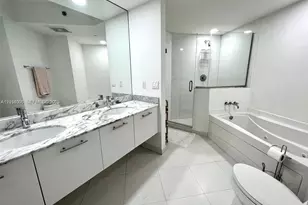 500 Brickell Ave, Miami, FL 33131 - Photo 13