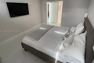 31 SE 5th St, Miami, FL 33131 - Photo 7