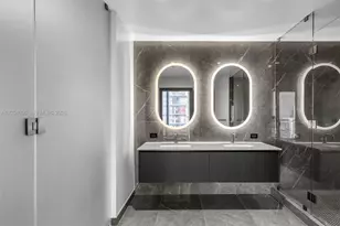 20 NE 11th St, Miami, FL 33132 - Photo 21