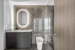 20 NE 11th St, Miami, FL 33132 - Photo 15