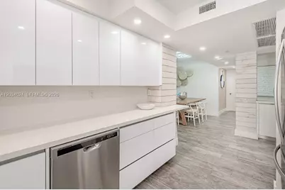 2301 Collins Ave #926, Miami Beach, FL 33139 - Photo 15