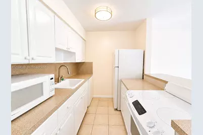 3217 NE 7th Pl #4, Pompano Beach, FL 33062 - Photo 9