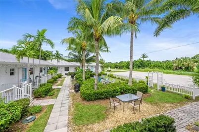 2502 Tamarind Dr, Fort Pierce, FL 34949 - Photo 9