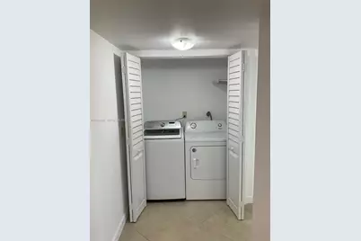 8373 Lake Dr #106, Doral, FL 33166 - Photo 9