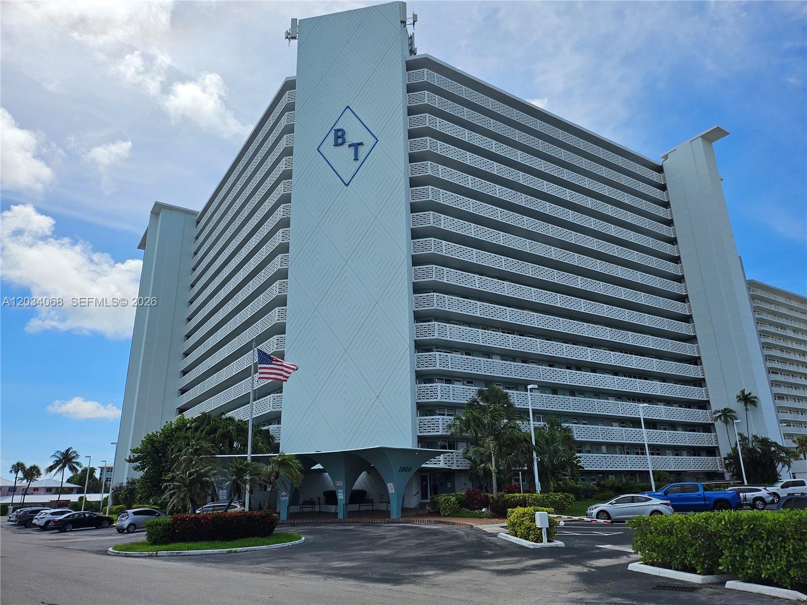 1900 S Ocean Dr #1704 main architectural view