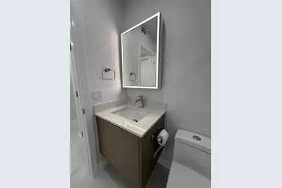 521 E 33rd St, Hialeah, FL 33013 - Photo 17