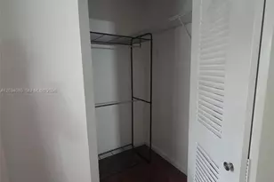 9429 Fontainebleau Blvd, Miami, FL 33172 - Photo 11