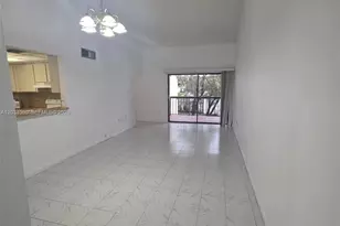 9429 Fontainebleau Blvd, Miami, FL 33172 - Photo 21