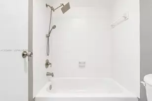 5961 N Falls Cir Dr, Lauderhill, FL 33319 - Photo 17