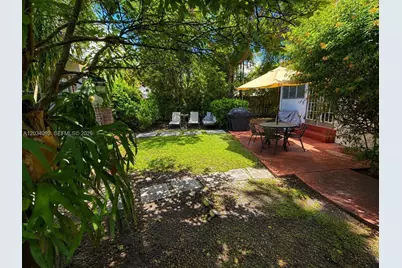 452 SW 26th Rd, Miami, FL 33129 - Photo 17