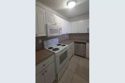 6940 Miami Gardens Dr #1-522, Hialeah, FL 33015 - Photo 3