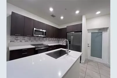 8265 NW 41st St #C-405, Doral, FL 33166 - Photo 5