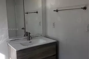 729 Meridian Ave, Miami Beach, FL 33139 - Photo 19