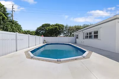 1221 SE 10th St, Deerfield Beach, FL 33441 - Photo 45