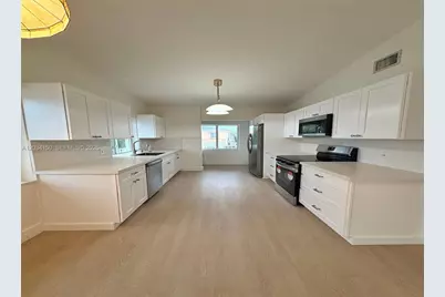 136 Marina Ave #East, Key Largo, FL 33037 - Photo 3