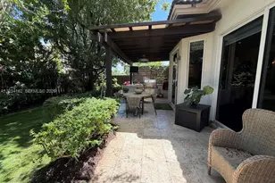 10900 NW 72nd St, Doral, FL 33178 - Photo 13
