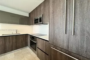 68 SE 6th St, Miami, FL 33131 - Photo 7