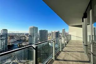 68 SE 6th St, Miami, FL 33131 - Photo 17