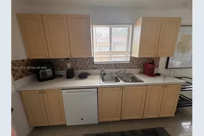 404 NW 2nd Ave #A, Hallandale Beach, FL 33009 - Photo 3