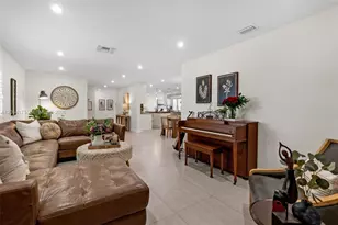 8601 Dundee Terrace, Miami Lakes, FL 33016 - Photo 7