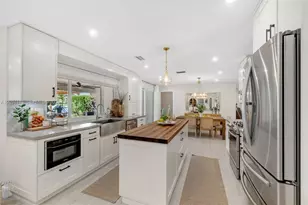 8601 Dundee Terrace, Miami Lakes, FL 33016 - Photo 15