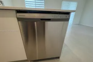 705 SE 13th St Cir, Homestead, FL 33034 - Photo 17