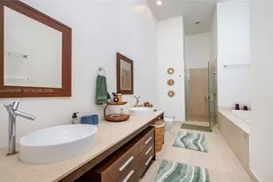 475 Brickell Ave, Miami, FL 33131 - Photo 15
