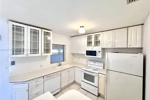 7711 Juniper St, Miramar, FL 33023 - Photo 9
